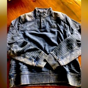 Vineyard Vines Sweatshirt.